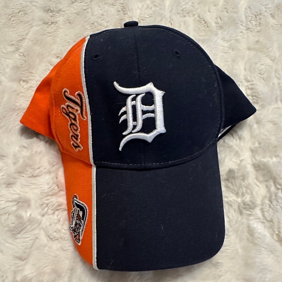 Other - Detroit Tigers Black and Orange Cap